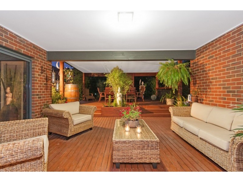 22 Glass Cres, Doreen VIC 3754