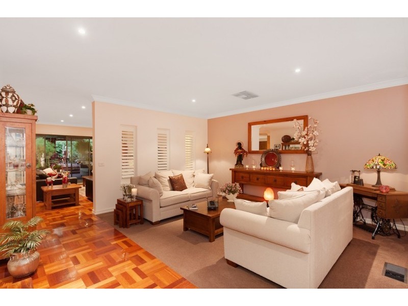 22 Glass Cres, Doreen VIC 3754