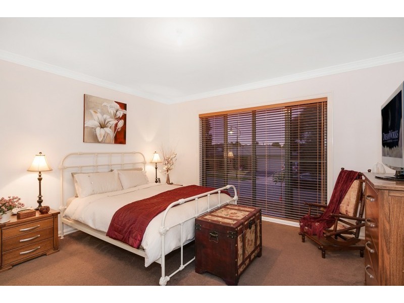 22 Glass Cres, Doreen VIC 3754