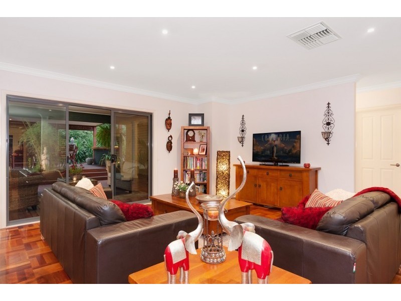 22 Glass Cres, Doreen VIC 3754