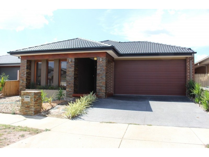 19 Bronte Cres, Doreen VIC 3754