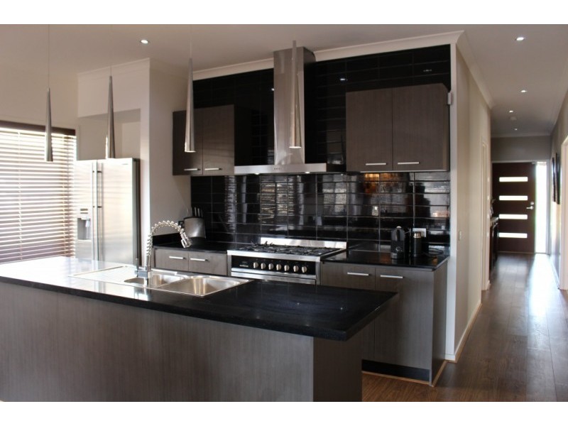 19 Bronte Cres, Doreen VIC 3754