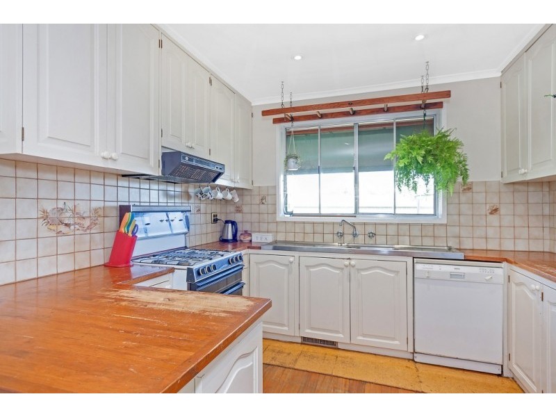 46 Phipps Cres, Diamond Creek VIC 3089