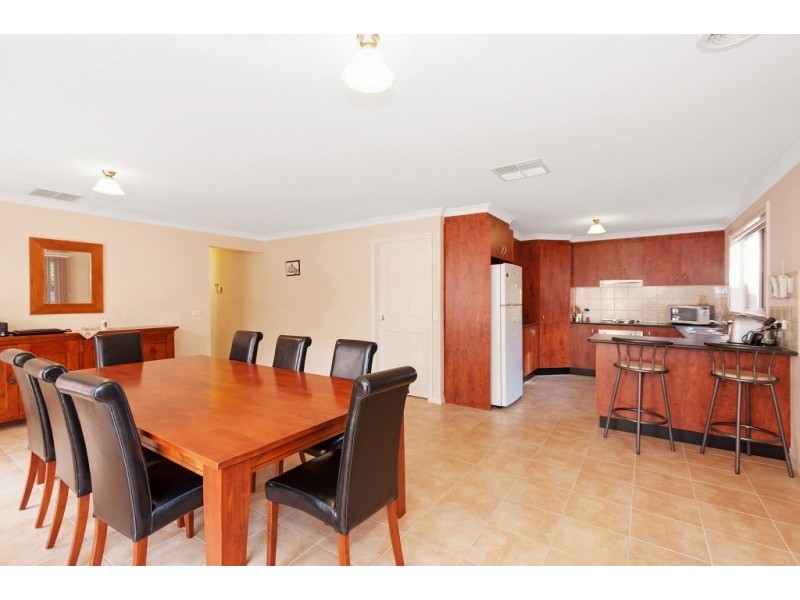 11 Groundsberry Street, South Morang VIC 3752