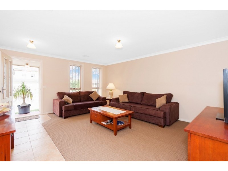 11 Groundsberry Street, South Morang VIC 3752