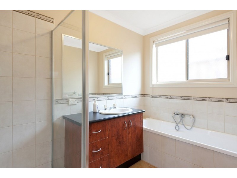 11 Groundsberry Street, South Morang VIC 3752