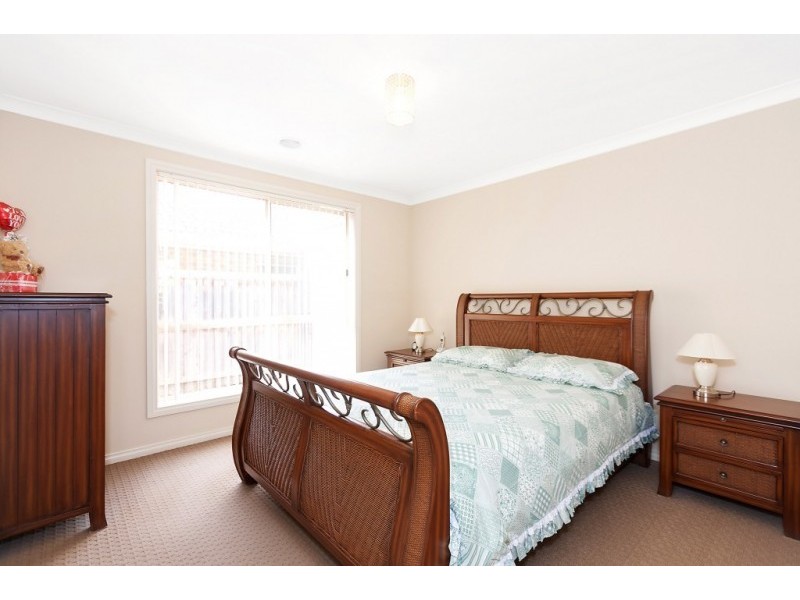 11 Groundsberry Street, South Morang VIC 3752