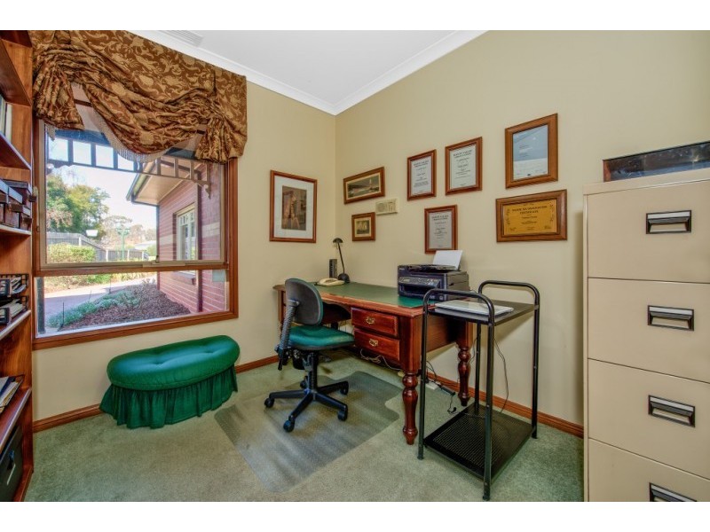8 Yellow Gum Rise, Greensborough VIC 3088