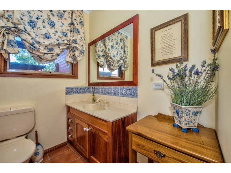 8 Yellow Gum Rise, Greensborough VIC 3088