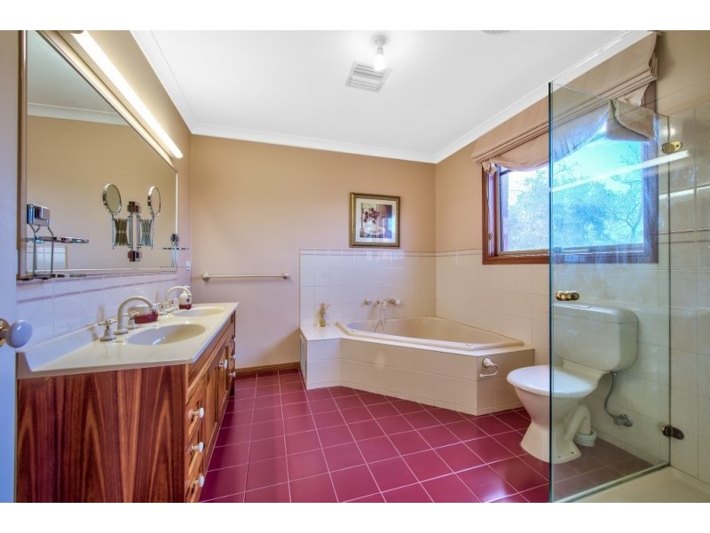 8 Yellow Gum Rise, Greensborough VIC 3088