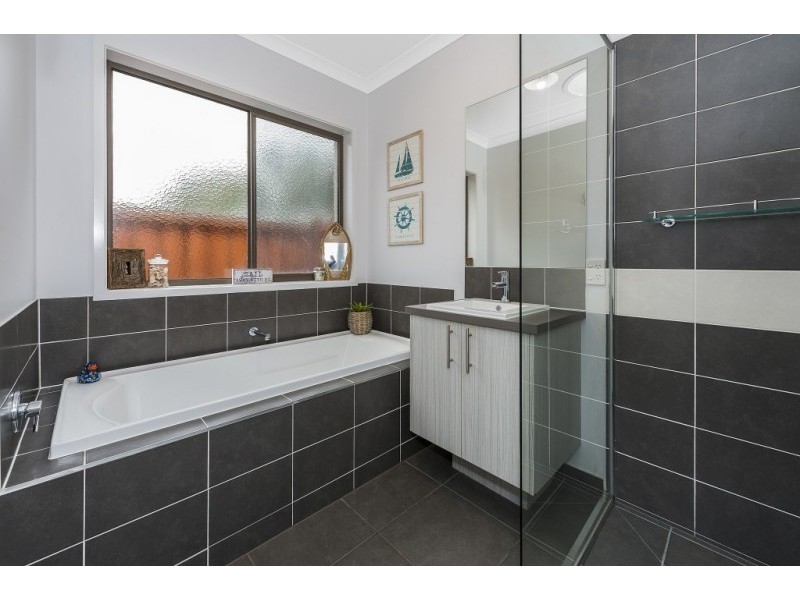 17 Twist Walk, Doreen VIC 3754