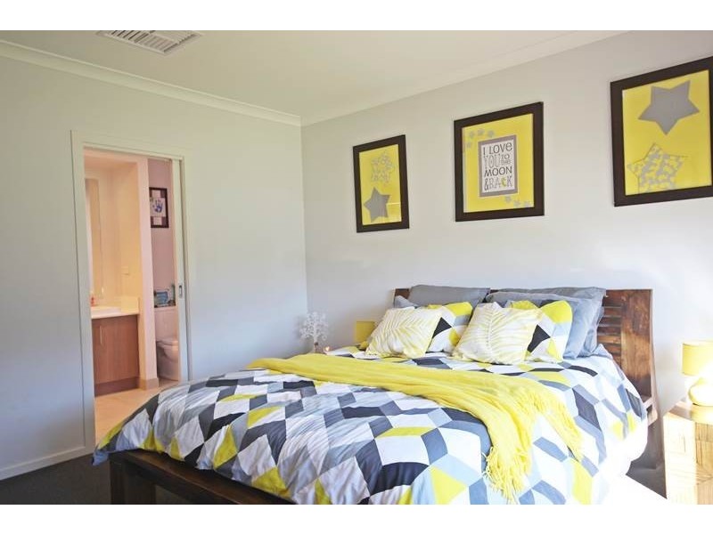 4 Lexington Ave, Doreen VIC 3754