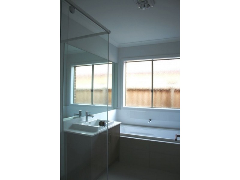 4 Lexington Ave, Doreen VIC 3754