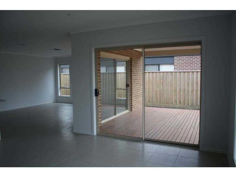 4 Lexington Ave, Doreen VIC 3754