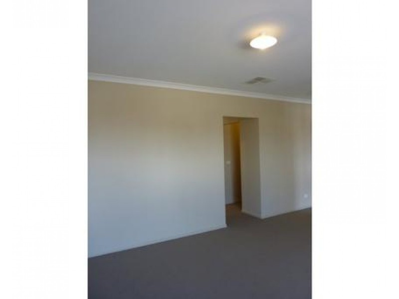 8 Croft Street, Mernda VIC 3754