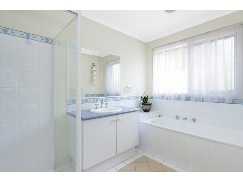 15 St James Court, Watsonia VIC 3087