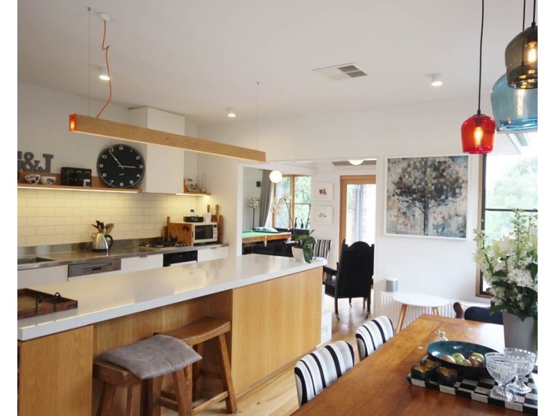 13 Cleve Grove, Heidelberg VIC 3084