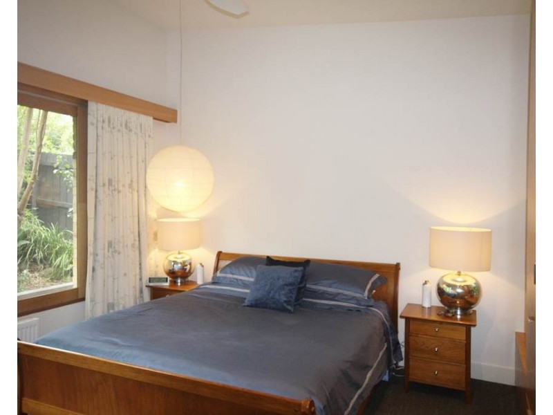 13 Cleve Grove, Heidelberg VIC 3084