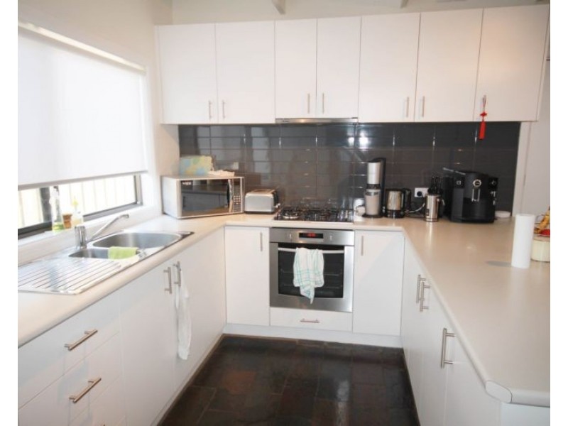 15 Curtis Avenue, Watsonia VIC 3087