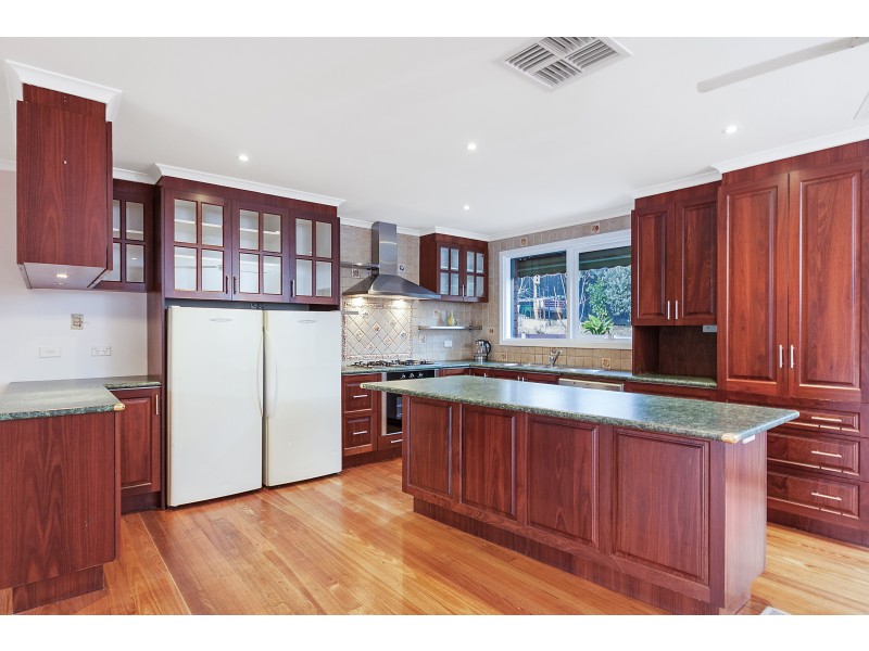 5 Bentley Court, Watsonia North VIC 3087