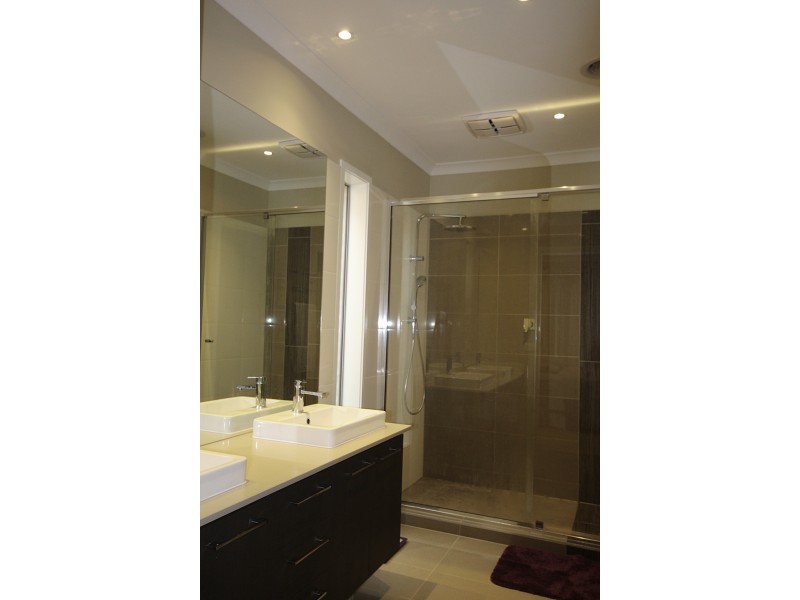 24 Ducal Pkwy, Mernda VIC 3754