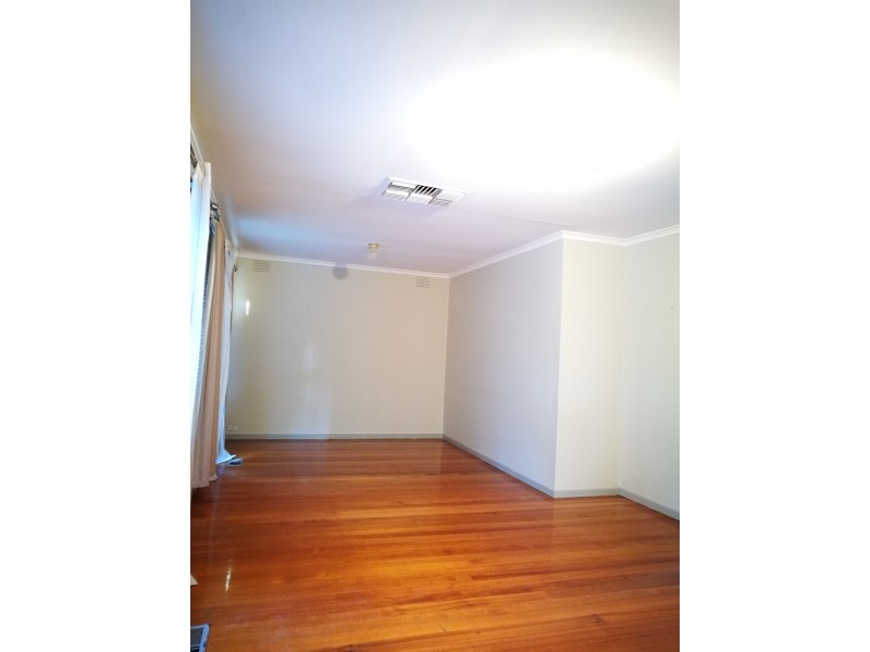 124 St Helena Road, Briar Hill VIC 3088