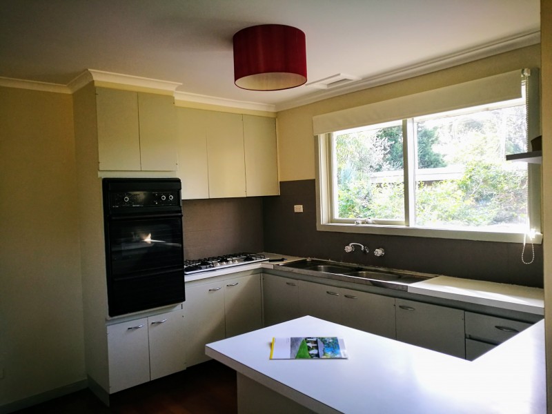 124 St Helena Road, Briar Hill VIC 3088