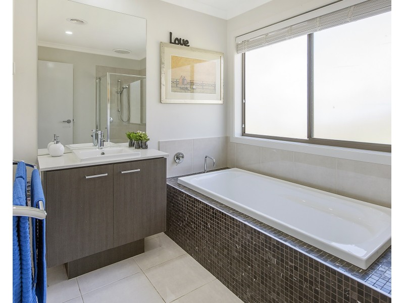 1 Ewan Ross Court, Doreen VIC 3754