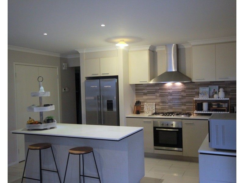 5 Breakwater Drive, Doreen VIC 3754