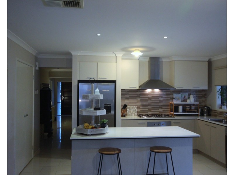 5 Breakwater Drive, Doreen VIC 3754