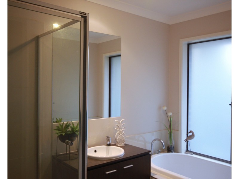 5 Breakwater Drive, Doreen VIC 3754