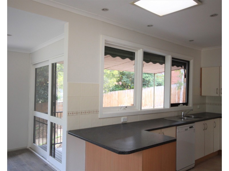 1 De Blonay Cres, Greensborough VIC 3088