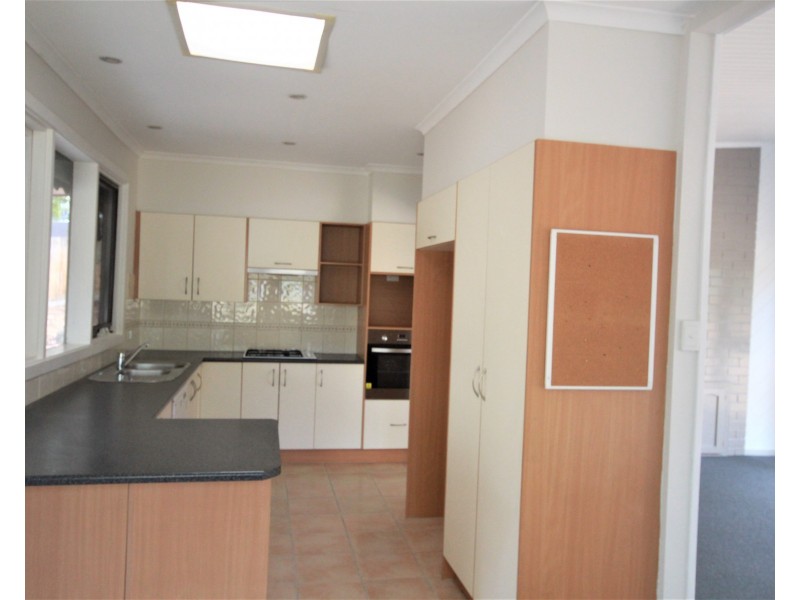 1 De Blonay Cres, Greensborough VIC 3088