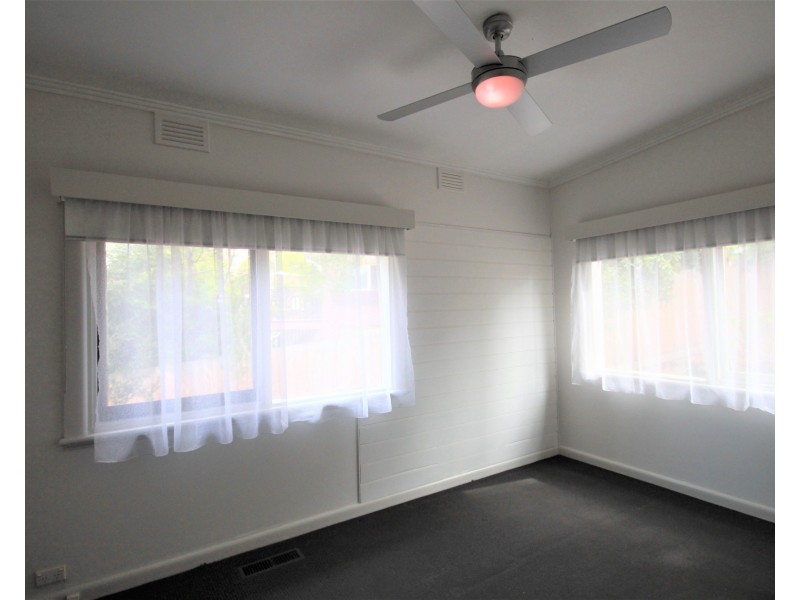 1 De Blonay Cres, Greensborough VIC 3088