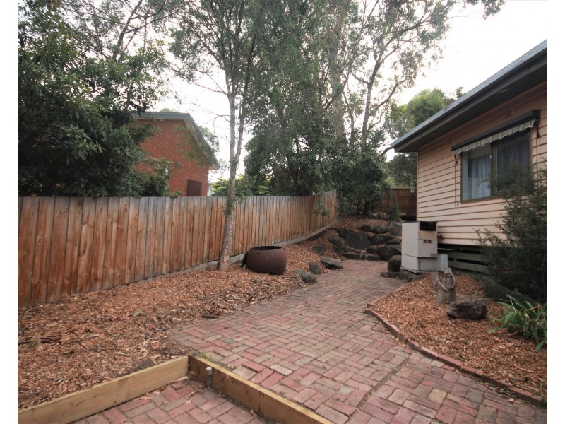 1 De Blonay Cres, Greensborough VIC 3088