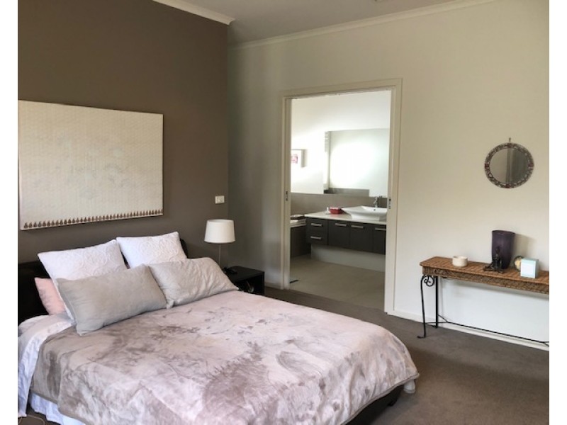 23 LUSCOMBE DRIVE, Diamond Creek VIC 3089