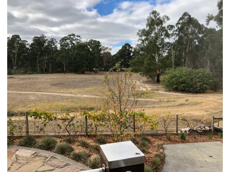 23 LUSCOMBE DRIVE, Diamond Creek VIC 3089