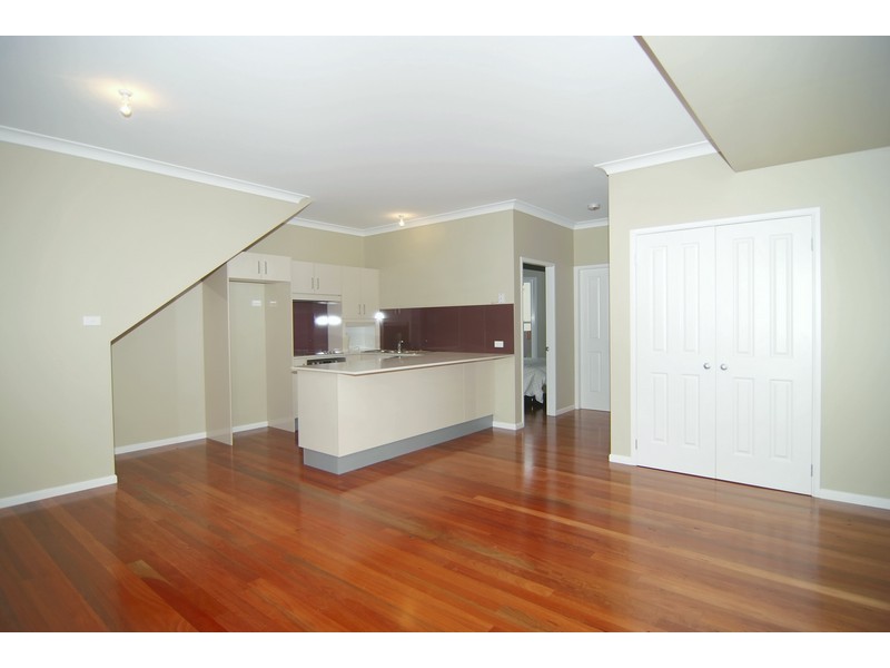 2/6 Morton Street, Huskisson NSW 2540