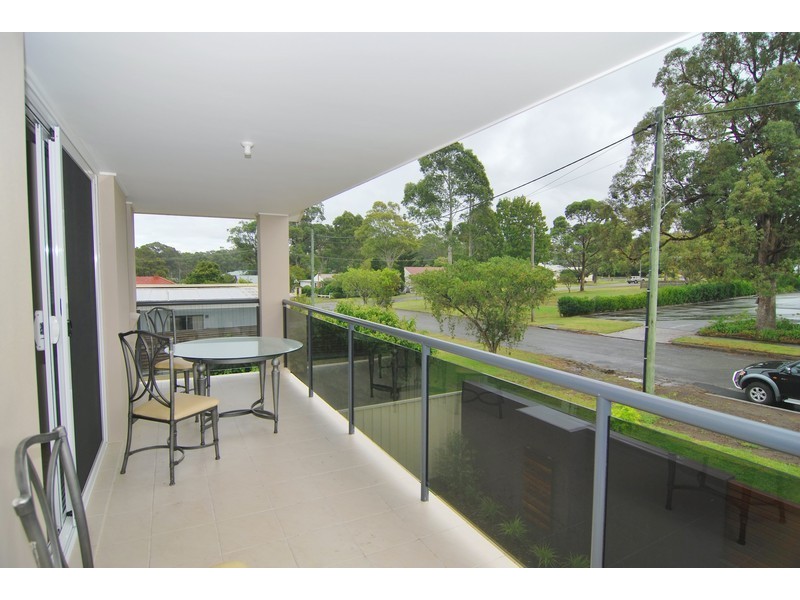 2/6 Morton Street, Huskisson NSW 2540