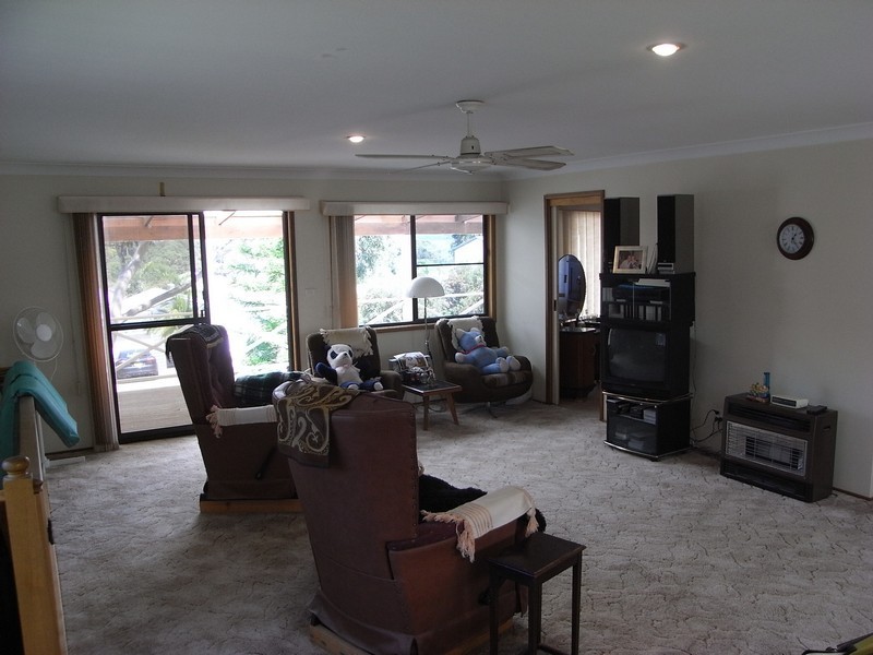 27 Bruce Street, St Georges Basin NSW 2540