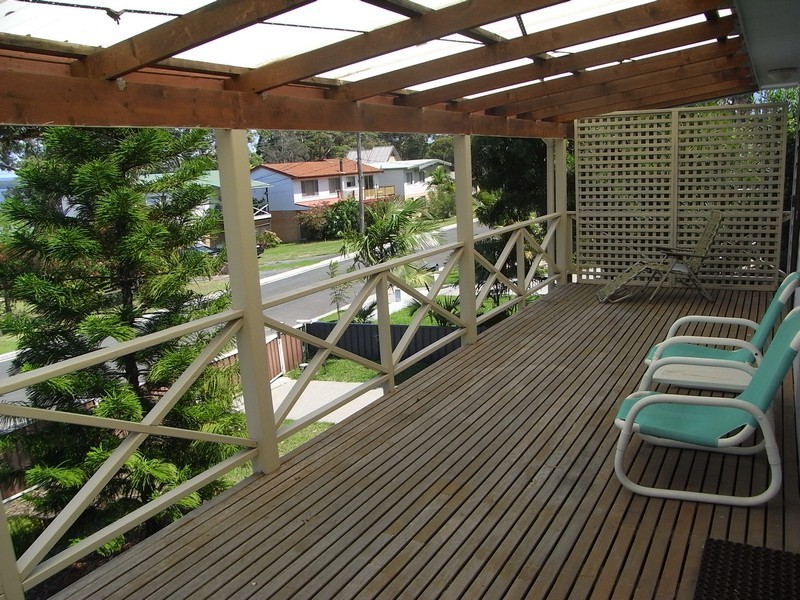 27 Bruce Street, St Georges Basin NSW 2540