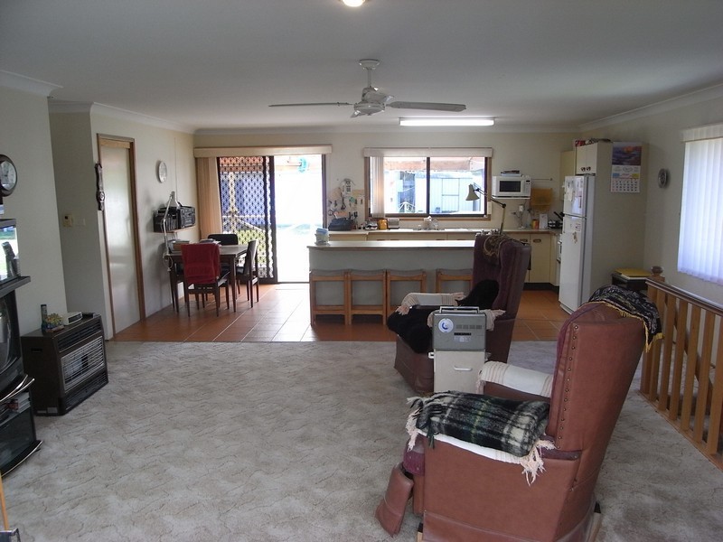 27 Bruce Street, St Georges Basin NSW 2540