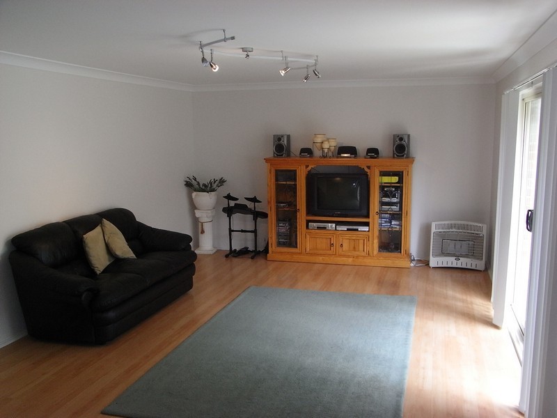 8 Carver Court, St Georges Basin NSW 2540