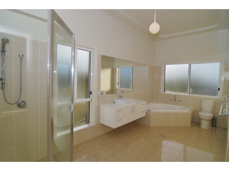 1413 Naval College Road, Vincentia NSW 2540