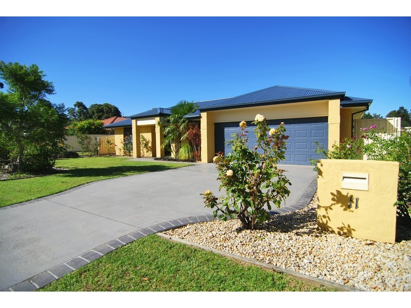 11 Nulla Place, St Georges Basin NSW 2540