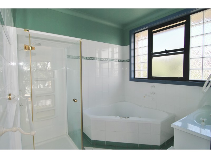 6 Vincent Street, Vincentia NSW 2540