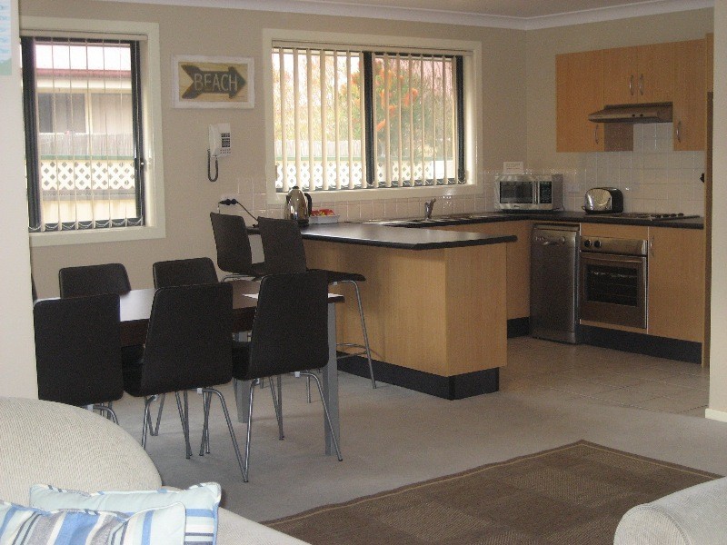 2/36 Duncan Street, Huskisson NSW 2540