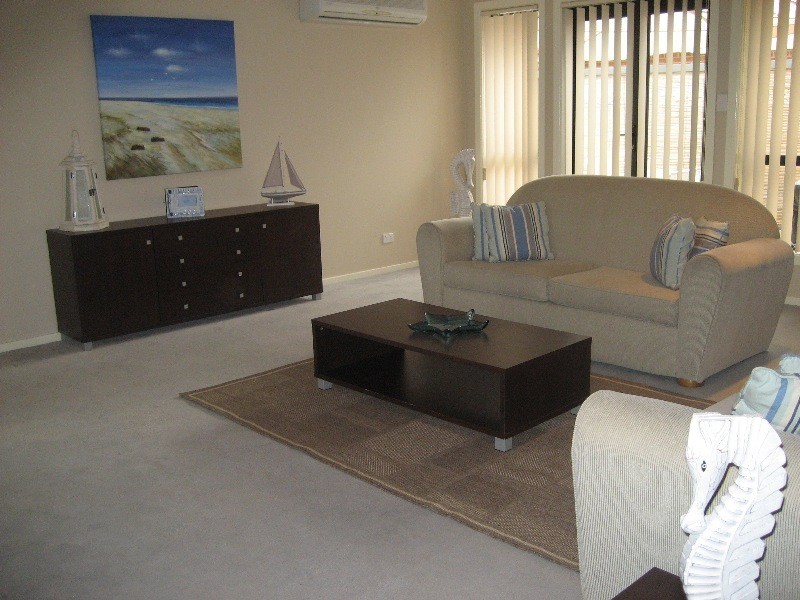 2/36 Duncan Street, Huskisson NSW 2540