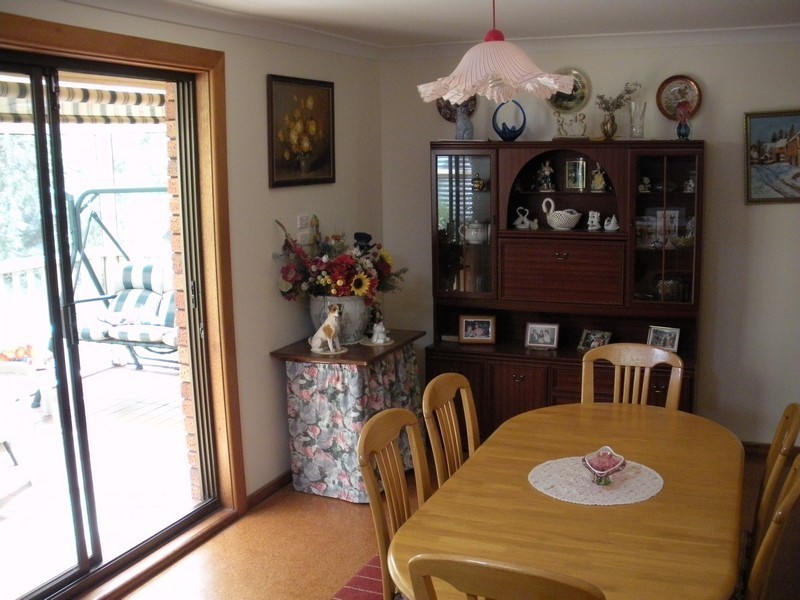 10 Linnane Street, Falls Creek NSW 2540