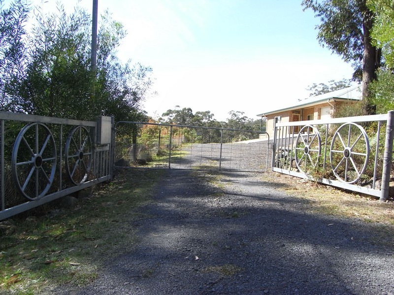 18 Mcarthur Drive, Falls Creek NSW 2540